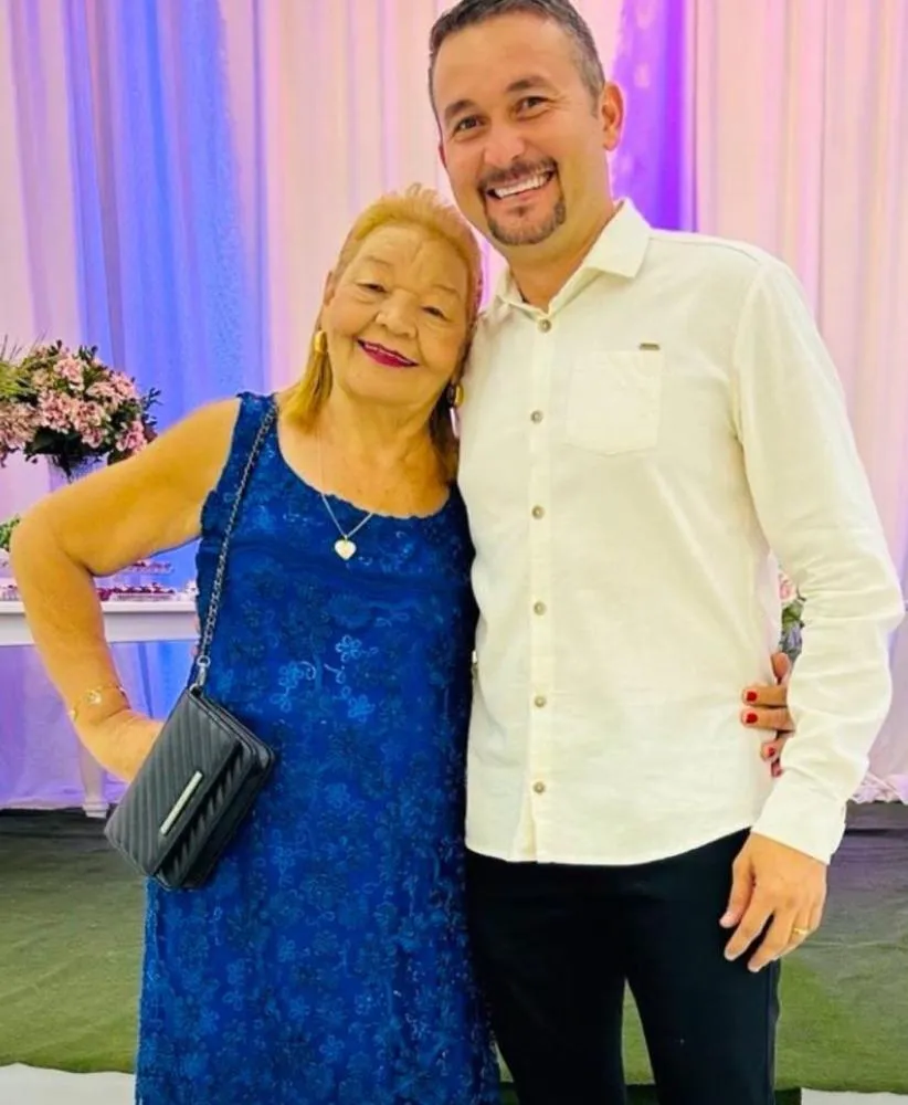 Helinho ao lado de sua mãe, dona Gracinha (Foto: Instagram) 