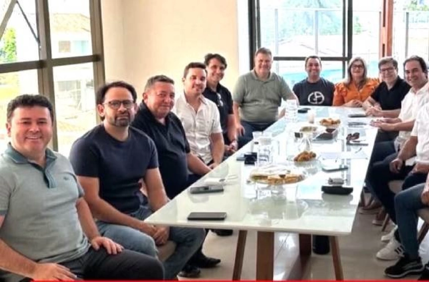 Nesta sexta-feira (21), lideranças políticas de diversas regiões do estado intensificaram as discussões para consolidar uma chapa forte na disputa de 2026