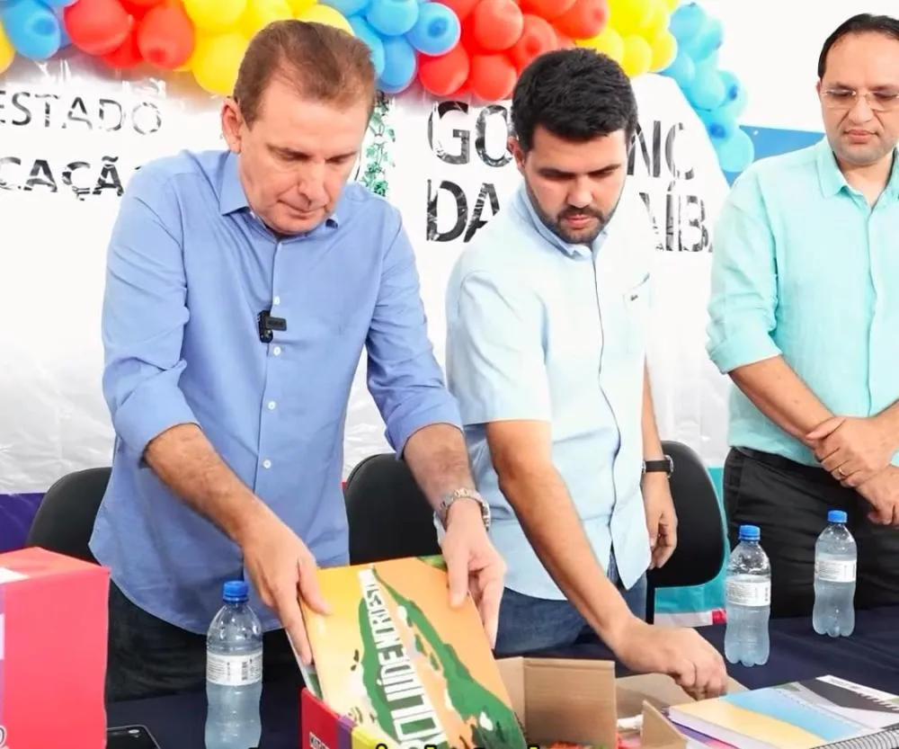 Chico Mendes participa ao lado do secretário, Wilson Filho, da entrega de kits e fardamento escolares oferecido pela Secretaria Estadual de Educação