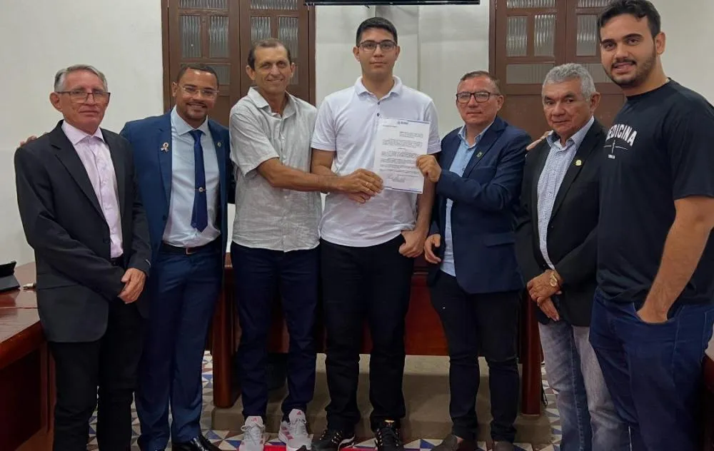 Câmara de São João do Rio do Peixe concede Moção de Aplauso a estudante aprovado em 1º lugar no curso de Medicina da UFCG, Cajazeiras