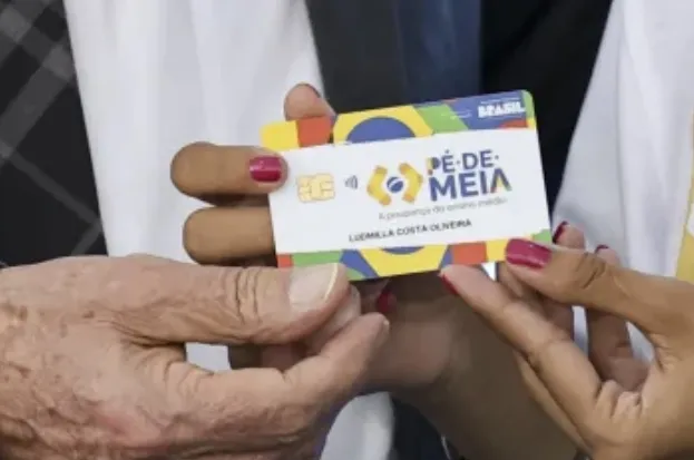 O presidente da República, Luiz Inácio Lula da Silva, participa da entrega de cartões do Programa Pé-de-Meia para alunos de todo o País (Foto: Marcelo Camargo/Agência Brasil)
