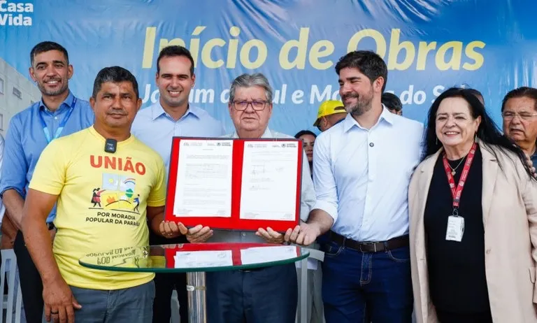 João celebra parceria com Lula (Foto: Divulgação)