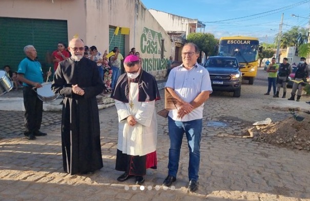 Prefeito de Bonito de Santa Fé recepciona Bispo da Diocese de Cajazeiras na abertura da Semana Missionária
