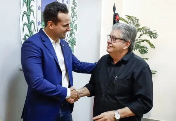 Lucas Ribeiro ao lado de João Azevêdo (Foto: Divulgação)