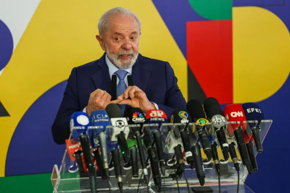 Lula diz que enviará projeto de isenção do IR na próxima terça-feira, para quem ganha até R$ 5 mil 