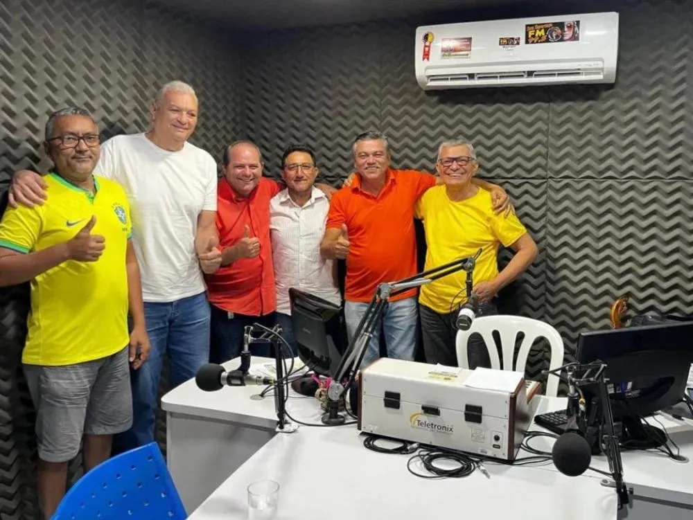 O prefeito também falou de outros assuntos, inclusive de novas conquistas, para o Barro em audiência que teve com o governador, Elmano de Freitas