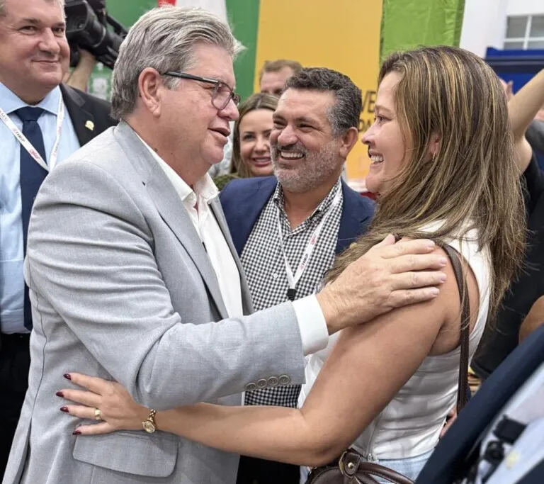 Encontro de João Azevêdo com Luiz Claudino e Larúcia Sá (Foto: Divulgação)