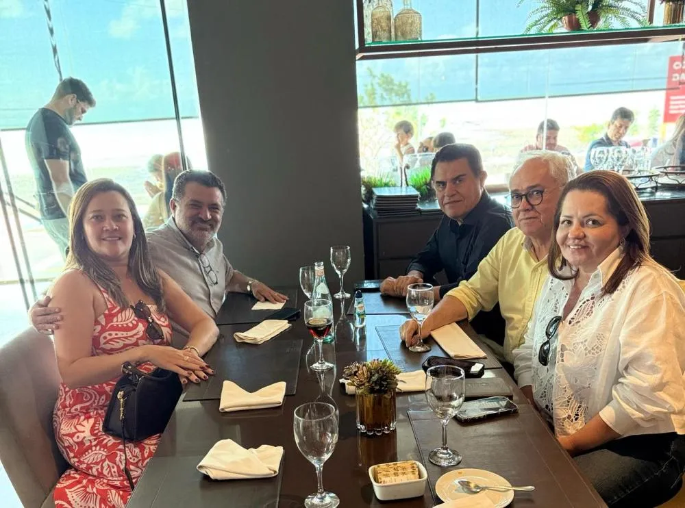 Luiz Claudino e Larúcia Sá em encontro com Wilson Santiago, Wagner e Marília Brekenfeld (Foto: Divulgação)
