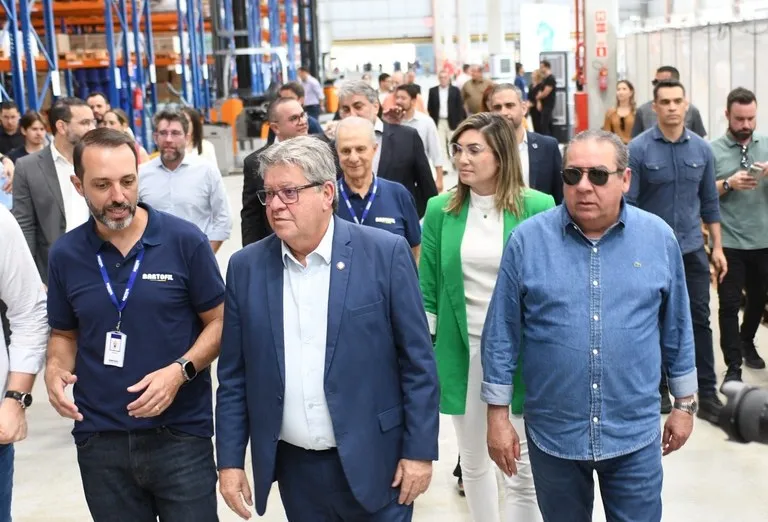 João Azevêdo participa de inauguração do Centro de Distribuição da Bartofil em Campina Grande e destaca capacidade de atração de investimentos da Paraíba