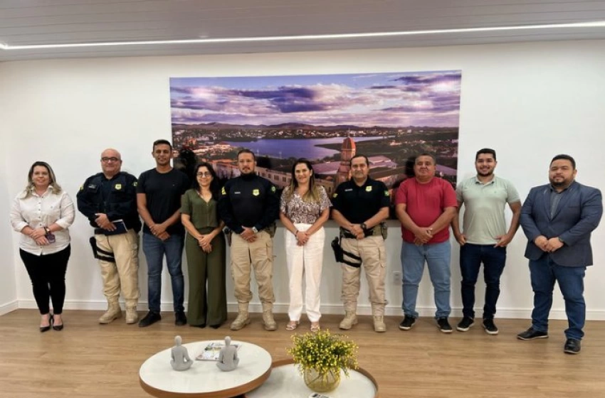 PRF em visita a sede da Prefeitura Municipal de Cajazeiras (Foto: Divulgação)