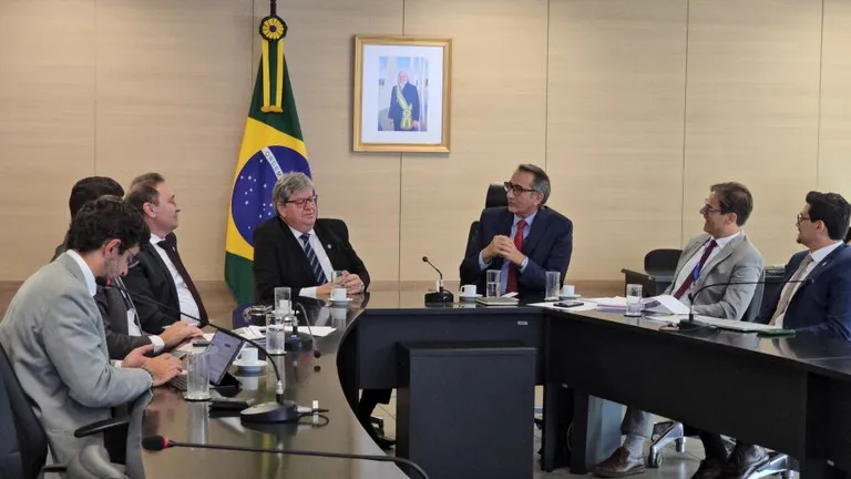 João Azevêdo participa de Assembleia do Consórcio Nordeste e de audiência em Ministério para tratar de investimentos em segurança hídrica