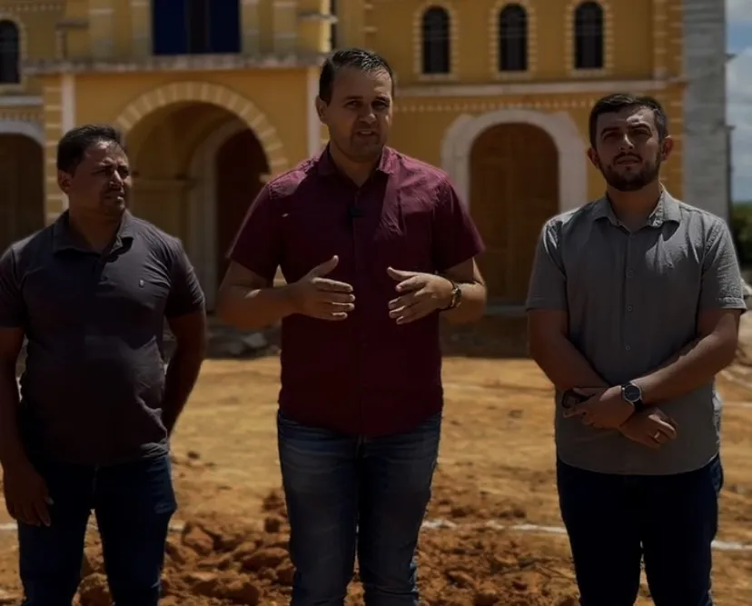 Prefeito de Bernardino Batista, Aldo Andrade, visita obra (Foto: Divulgação)