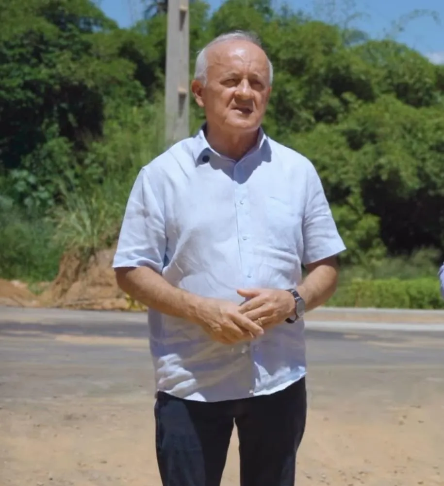Deputado Branco Mendes visitando à obra da PB-036 (Foto: Instagram)