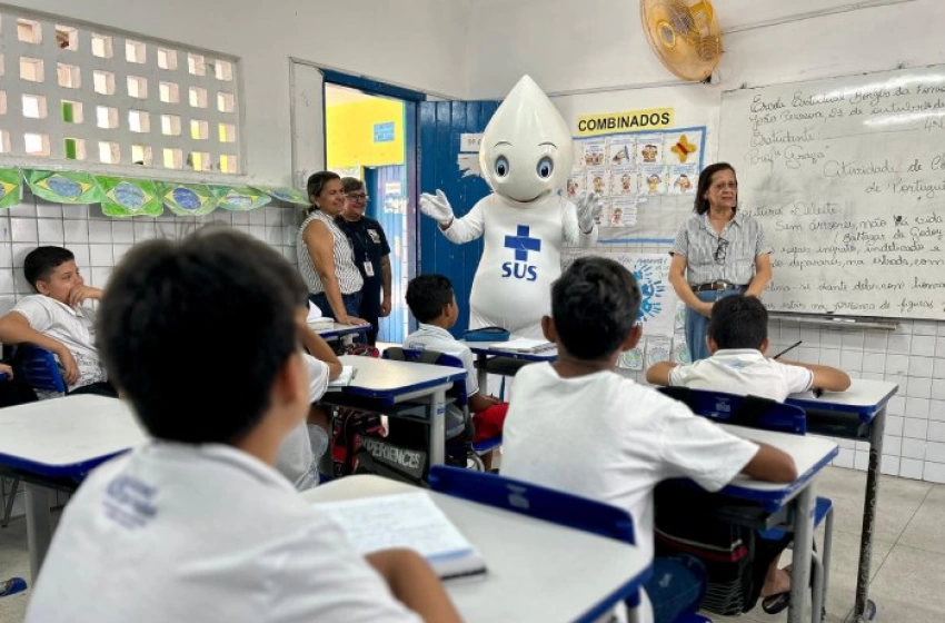 Saúde da Paraíba intensifica vacinação nas escolas para atualizar caderneta de crianças e adolescentes