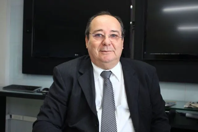 Família de Arthur Cunha Lima nega morte e diz que ex-conselheiro do TCE segue internado em João Pessoa