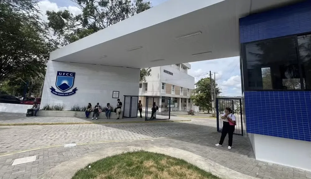 Concurso da UFCG para professor substituto tem edital publicado com 54 vagas e salários que passam de R$ 8 mil