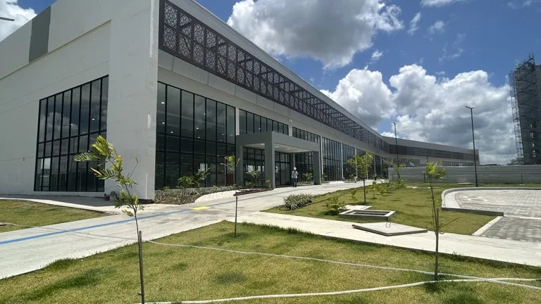 João Azevêdo anuncia inauguração da primeira etapa do Centro de Convenções de Campina Grande com show de Japãozin