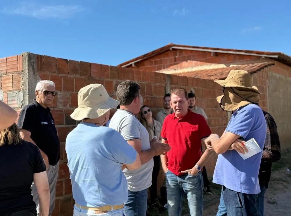 Chico Mendes, Neto de Coraci e integrantes do Banco Mundial e Cooperar discutem abastecimento de água (Foto: Divulgação)