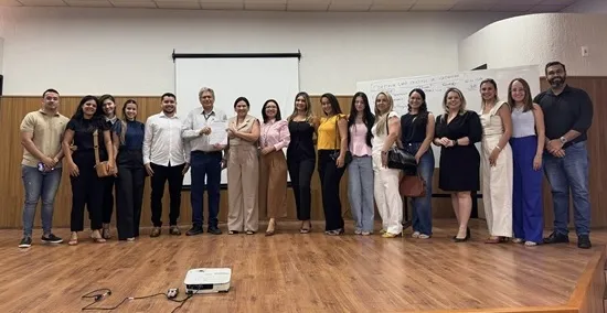 Prefeita Corrinha Delfino assina termo de adesão ao Pacto Paraibano Pela Primeira Infância