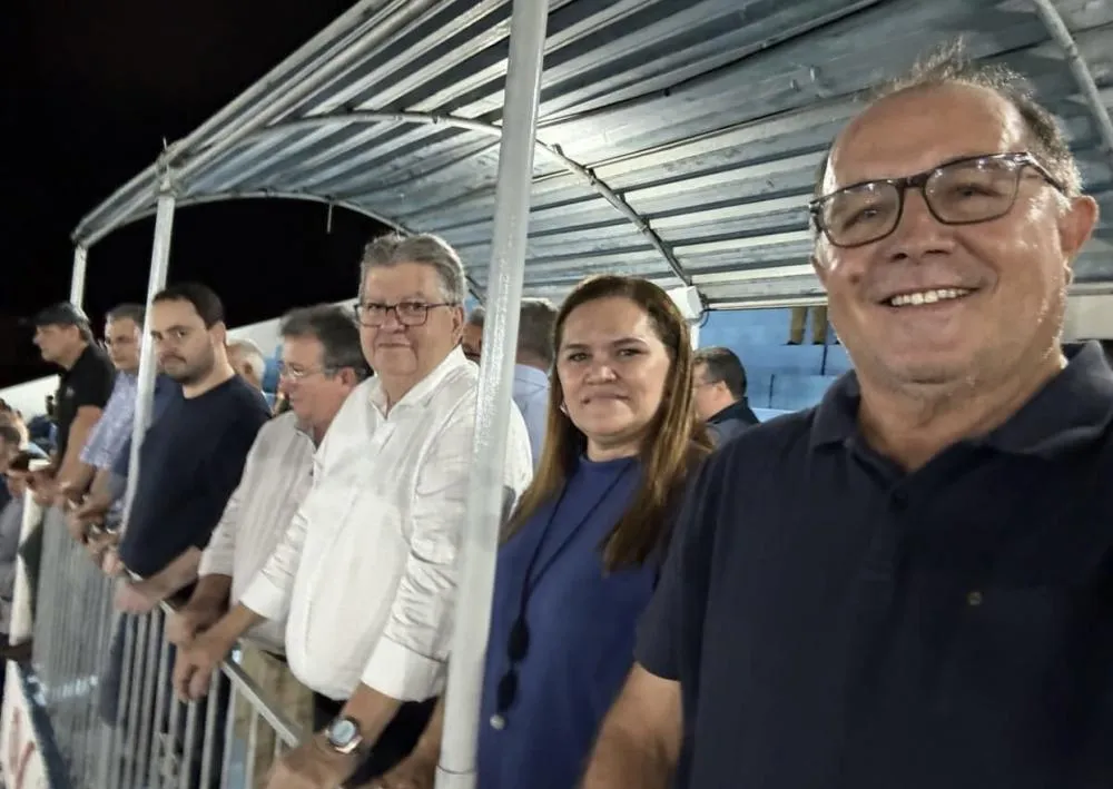 Ceninha Lucena ao lado do governador João Azevêdo (Foto: Divulgação)