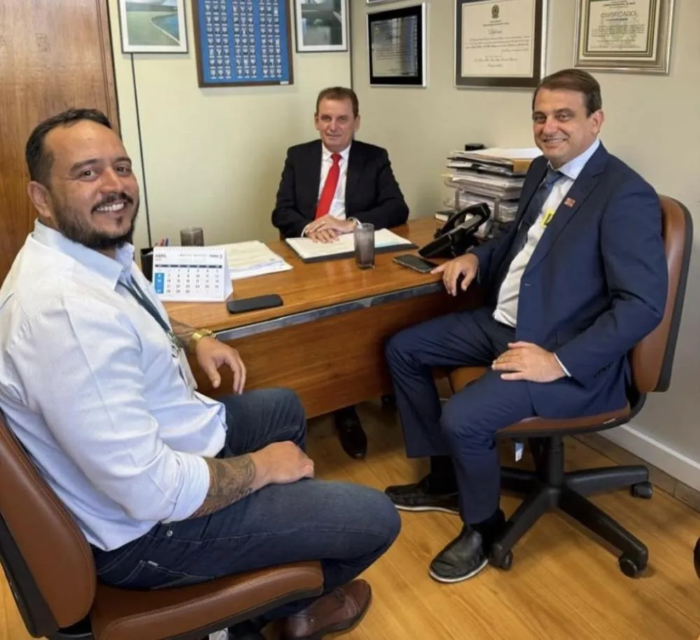 Chico Mendes e Bal Lins em audiência no gabinete do deputado Wilson Santiago (Foto: Divulgação)