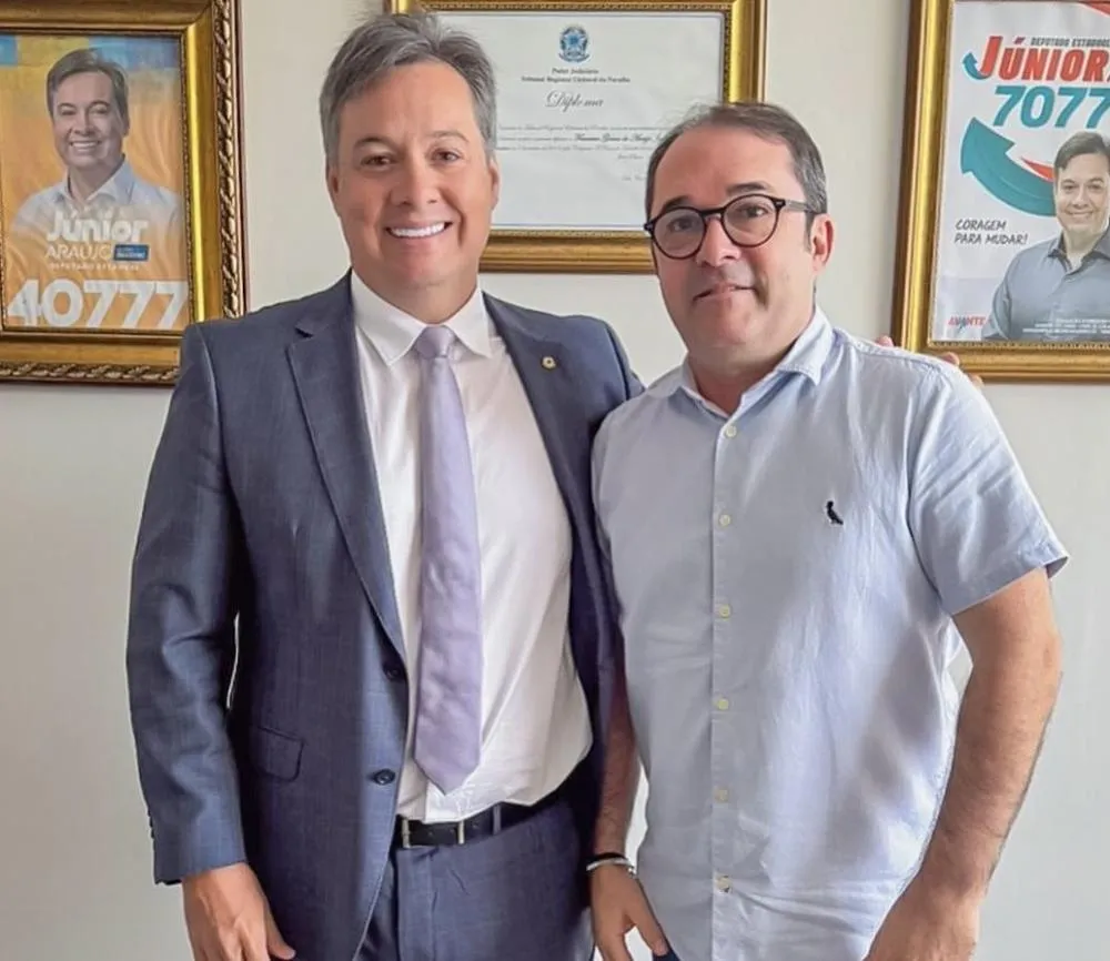 Deputado Júnior Araújo ao lado do ex-prefeito Alexandre Braga (Foto: Divulgação)