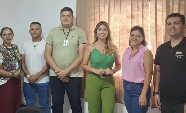 Reunião na Secretaria de Educação de Cajazeiras alinha estratégias para combater a Evasão Escolar no município