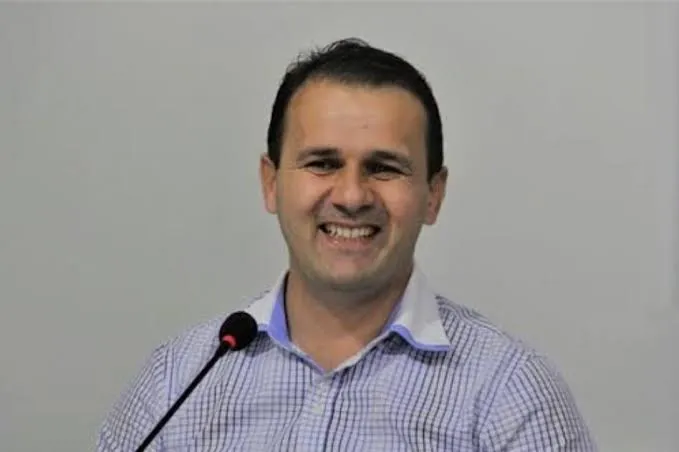 Prefeito Aldo Andrade antecipa pagamento de maio aos servidores de Bernardino Batista