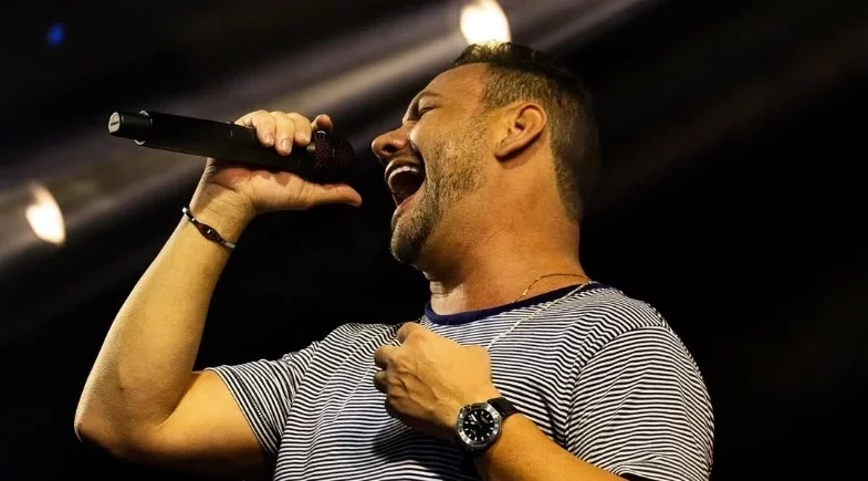 Lenno Ferreira, vocalista da banda Desejo de Menina