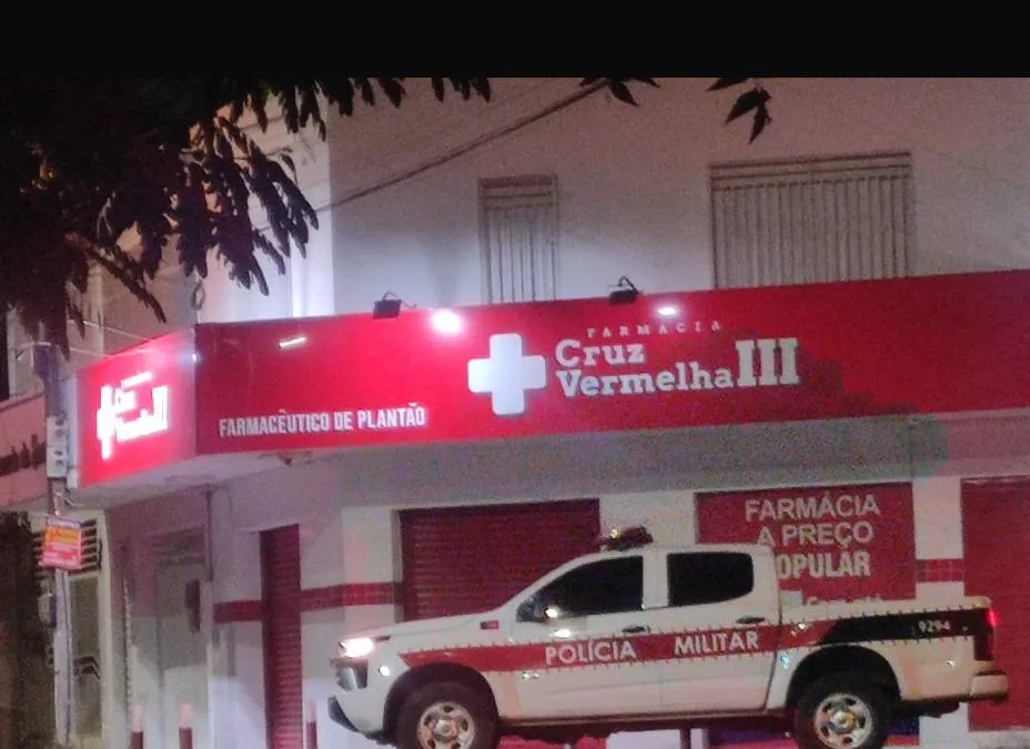 Polícia Militar conduz homem à delegacia (Foto: Divulgação)