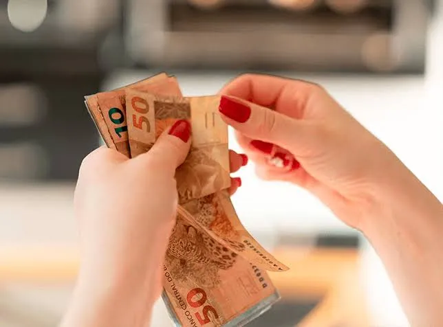 Primeira parcela do 13° será paga nesta semana, confirma João Azevêdo