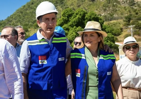 Ministro Waldez Góes ao lado da prefeita Corrinha Delfino | Foto: Divulgação