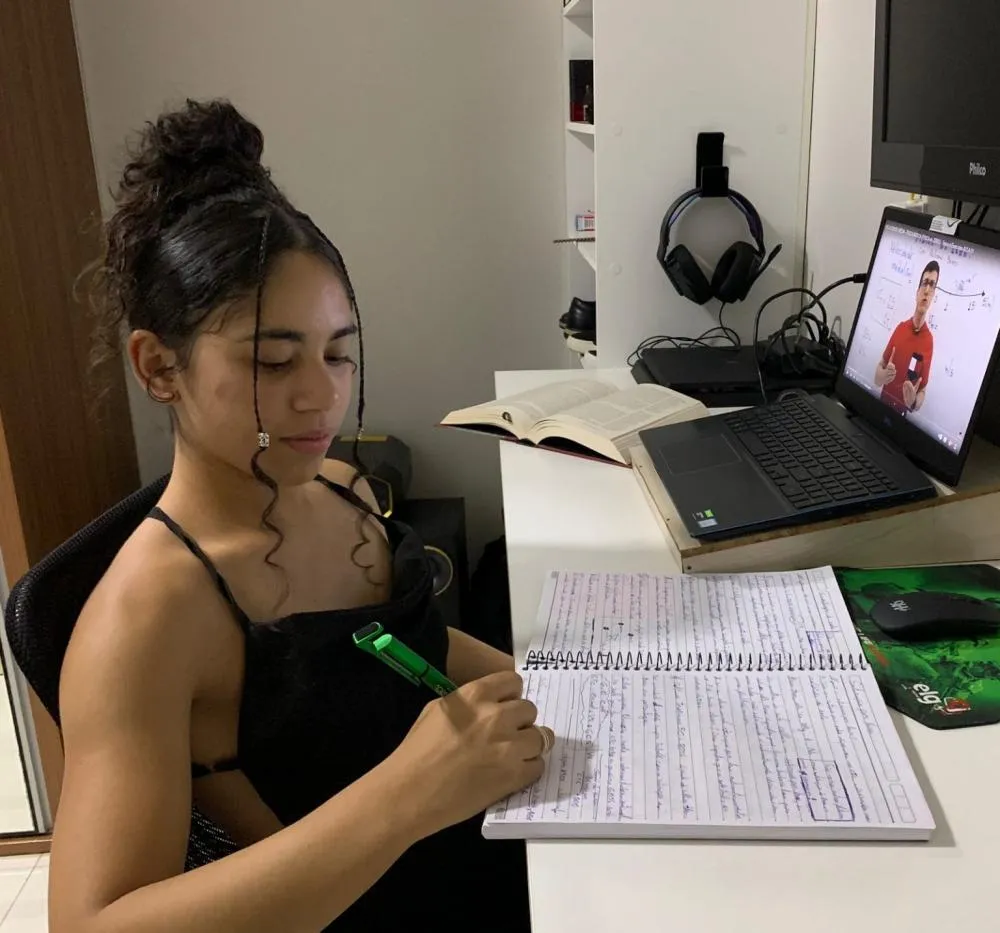 Taxa de inscrição do Enem deve ser paga até quarta-feira (18); valor de R$ 85 pode ser pago por meio de boleto