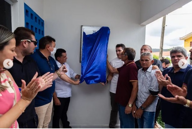 Prefeito entrega reforma de UBS e ambulância à comunidade rural de São João do Rio do Peixe