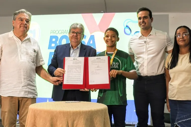 Governador João Azevêdo contempla mais de 800 atletas, paratletas e técnicos|Foto: José Marques
