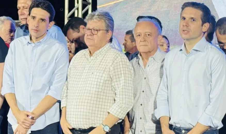 Branco Mendes ao lado de parceiros políticos|Foto: Instagram