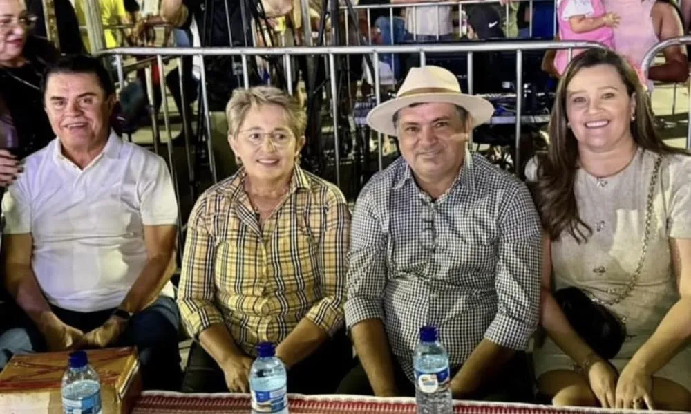 Prefeito Luiz Claudino e pré-candidata Larucia Sá participam de evento cultural em Uiraúna|Foto: Instagram
