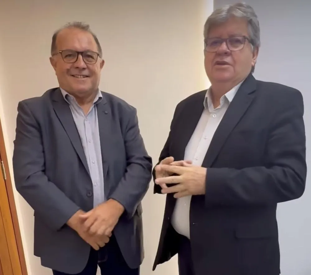 Prefeito Ceninha Lucena ao lado do governador João Azevêdo|Foto: Redes sociais/Instagram
