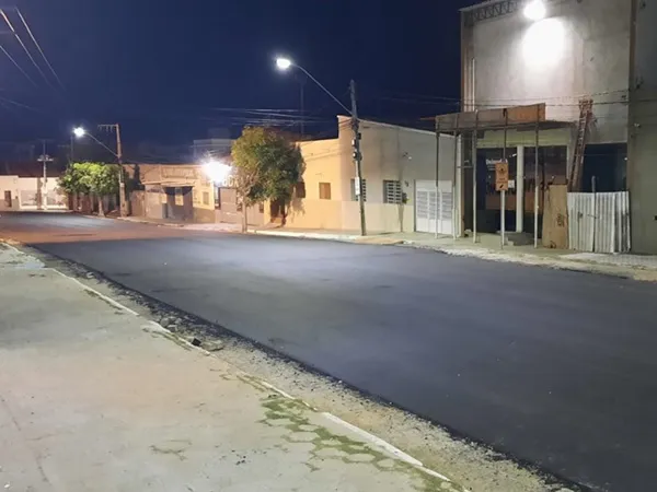 Prefeitura de Cajazeiras realiza pavimentação|Foto: Divulgação