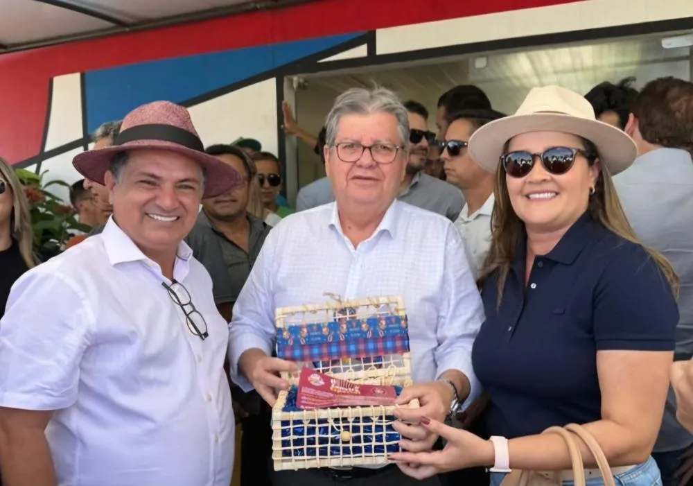 Luiz Claudino, João Azevêdo e Larúcia Sá|Foto: Divulgação