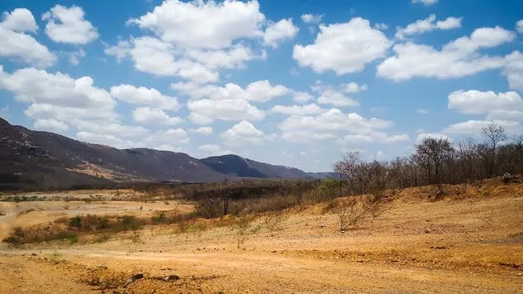 Aesa prevê esta terça-feira (22) com temperaturas baixas no interior e calor no Sertão