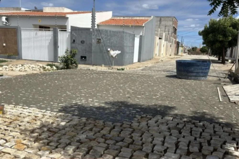 Pavimentação na Rua Maria Vitalina Bezerra|Foto: Jhonataz