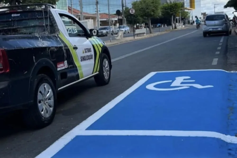 SCTRANS reforçando à sinalização do município|Foto: Divulgação