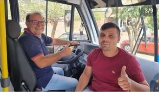 Prefeito Ceninha Lucena comemora aquisição de mais um ônibus escolar para Bonito de Santa Fé 