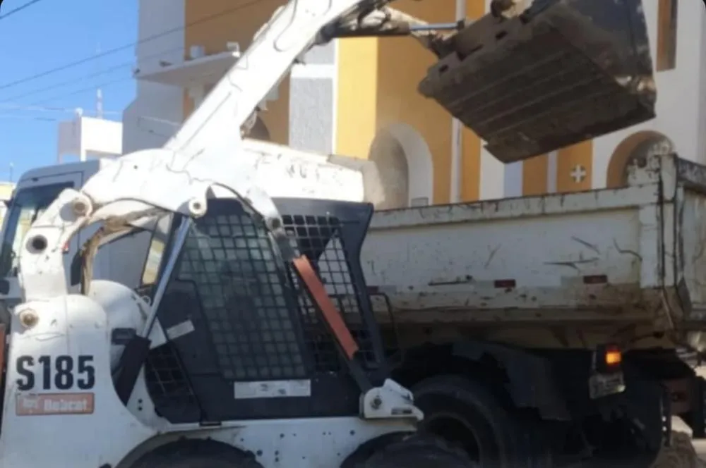 Serviço de limpeza urbana em Cajazeiras|Foto: Assessoria