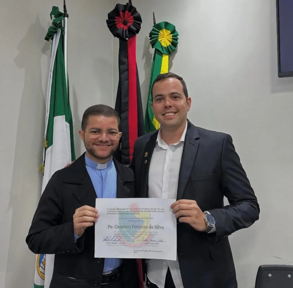 Padre Gustavo ao lado do vereador André Lima|Foto: Divulgação
