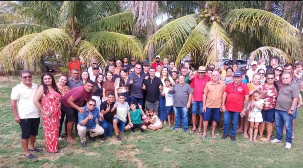 Presidente da Câmara de Cachoeira dos Índios, vereador, suplentes e várias lideranças declaram apoio à pré-candidatura de Larúcia Sá|Foto: Assessoria