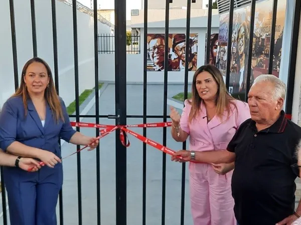 Ao lado de Zé Aldemir, Corrinha Delfino inaugura o Cine Centro Cultural Zé Norte com sala de cinema homenageando a atriz Marcélia Cartaxo