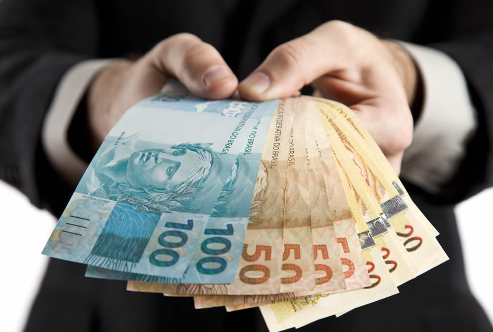 Prefeita de Bom Jesus dá pouca transparência à gestão, mas já gastou R$ 41 mil com comunicação em quatro meses 