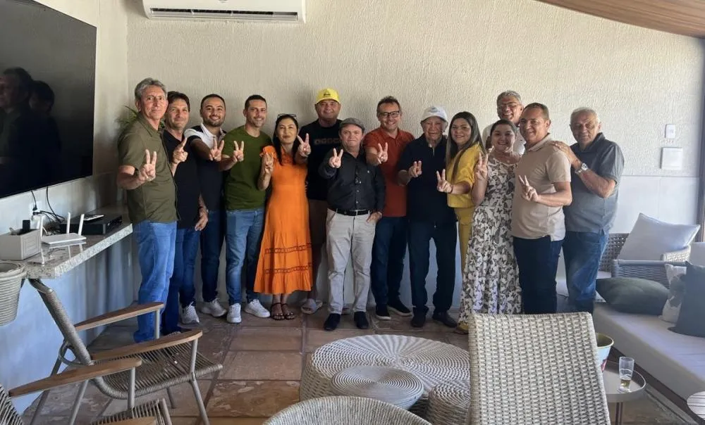 Corrinha Félix e João Cléber formalizam aliança política|Foto: Tribuna10